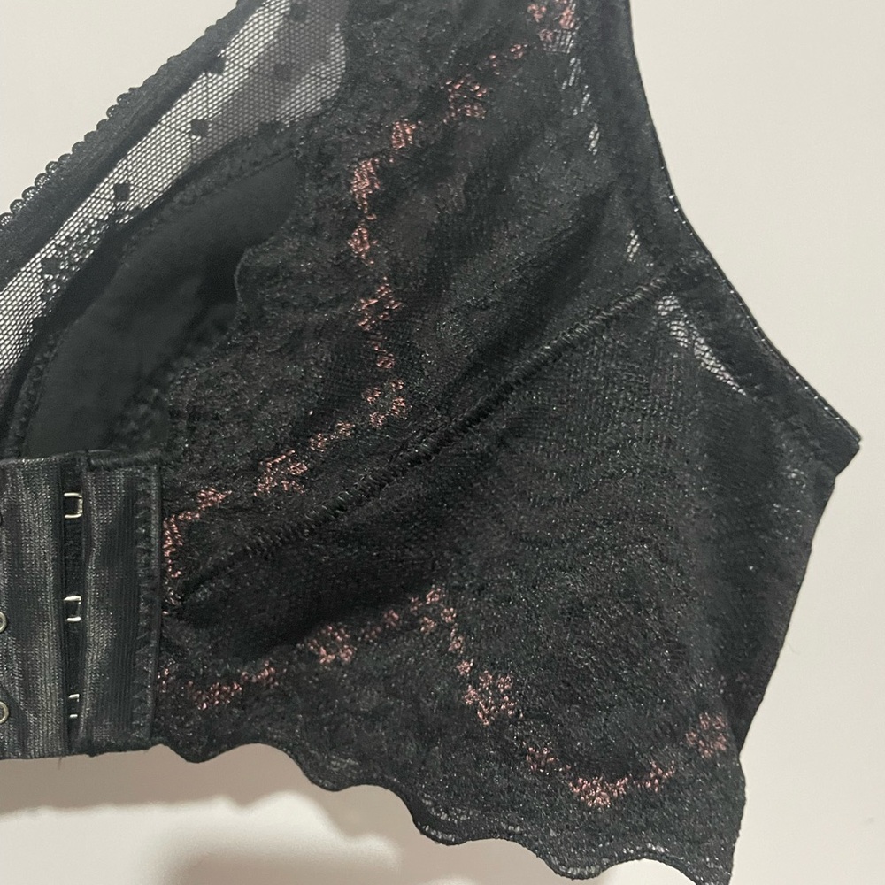 New Bra and panty set. Bra size 34B ( euro 75B) panty size Small(90). - Picture 5 of 9